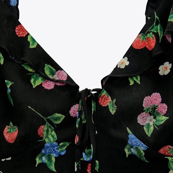 NWT 🍓 Cutest Zara Printed Mini Dress with Ruffles and Summer Berries 🫐 - Picture 3 of 7